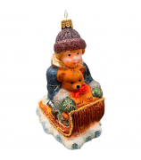 Ёлочная игрушка «Мальчик с мишкой на санках»