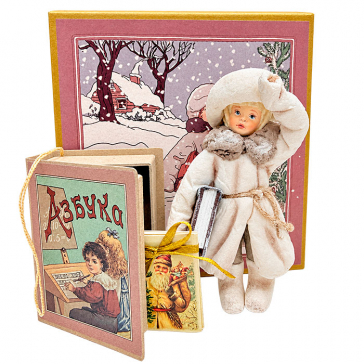 Подарочный набор с ватной ёлочной игрушкой «Филипок и азбука»
